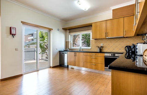 Correeira Villa | Villa Vilas Boas: Walk to Beach, Pool & Spa Amenities