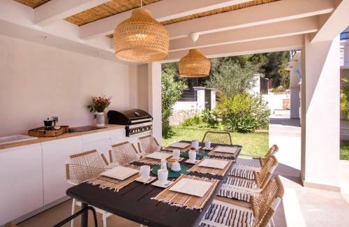 Lluca Villa | Discover Villa Almandrina: 4-Star Stay with Pool & Child-Friendly Amenities