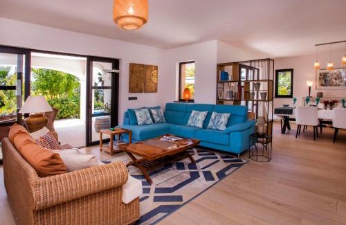 Lluca Villa | Discover Villa Almandrina: 4-Star Stay with Pool & Child-Friendly Amenities