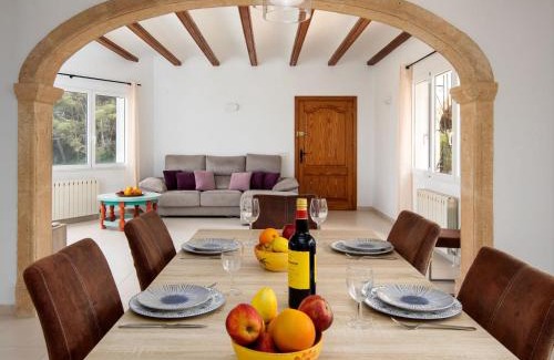 El Tosalet Villa | Villa Brumble: Top-Rated Stay with Pool & Family Amenities