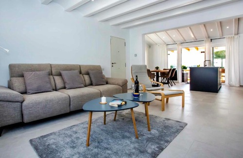 El Tosalet Villa | Discover Villa Irenal: Family-Friendly Escape with Pool