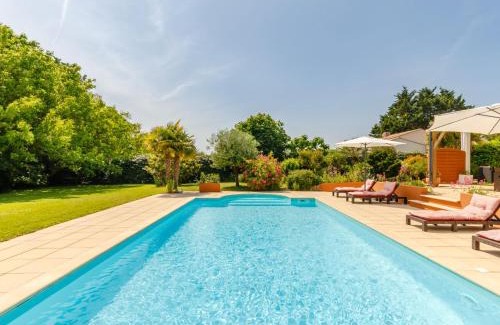 Les Sables d'Olonne Villa | Pet-Friendly Villa Les Cygnes with Pool & Kitchen Amenities