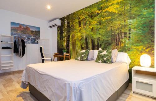 Reus Villa | Elegant Villa Villa Rock Tirri with Pool & Hot Tub