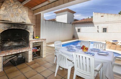 Miami Platja Villa | Villa Isabel: Family-Friendly Retreat with Pool & High Ratings
