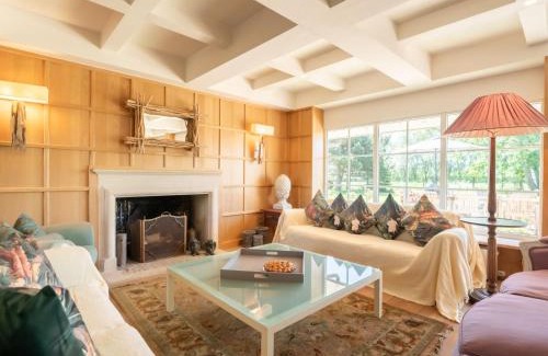 De Haan Villa | Family Retreat at Villa Rosetree with Relaxing Hot Tub