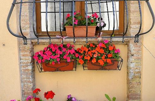 Fabriano House | Villa Villacolle: Pet-Friendly Retreat with Perfect Reviews