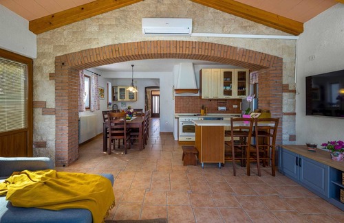 Nedescina Villa | Villa Vinci: Relax by the Pool with Family-Friendly Amenities