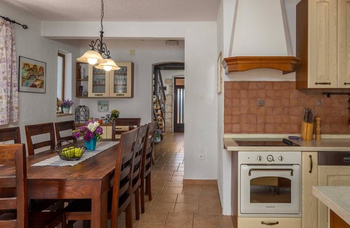 Nedescina Villa | Villa Vinci: Relax by the Pool with Family-Friendly Amenities