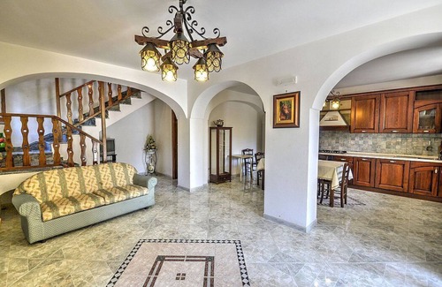 Tramonti Villa | Villa Vinile: Inviting Villa with Free Wi-Fi and Breakfast