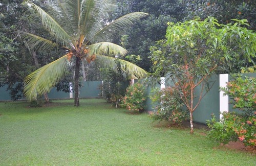 Nalagasdeniya House | Inviting Villa Vinses in Hikkaduwa with Breakfast Included