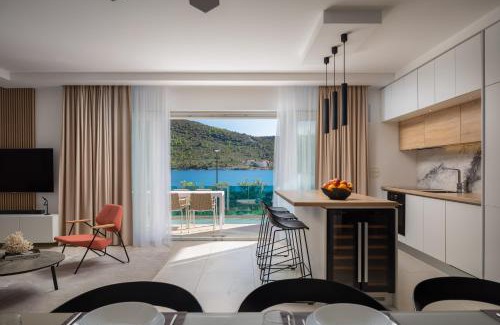 Vinisce Villa | Villa VinSun: Oceanfront Bliss with 9.8/10 Guest Ratings