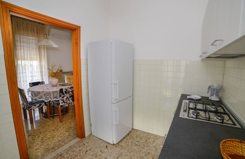 Caprino Veronese Villa | Villa Viola: Cozy Retreat with Ocean View & Spa Access
