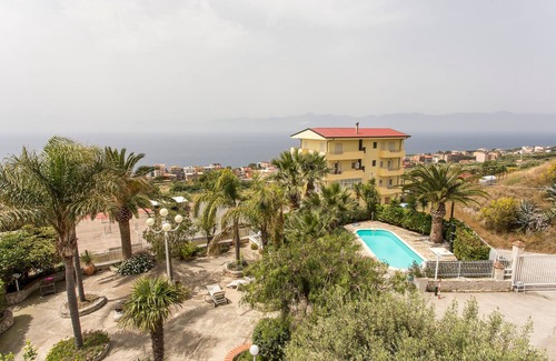 Bocale Villa | Villa Virginia: Garden Oasis with Pool in Reggio Calabria