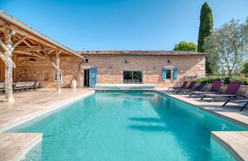 Faudoas Villa | Villa Virginie: Pet-Friendly Retreat with Pool & Hot Tub
