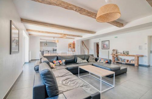 Faudoas Villa | Villa Virginie: Pet-Friendly Retreat with Pool & Hot Tub