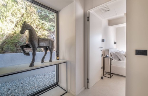 Villefranche-sur-Mer Villa | Ocean View Villa Sea View: Pet Friendly with Spa & Pool