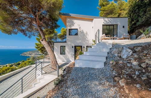 Villefranche-sur-Mer Villa | Ocean View Villa Sea View: Pet Friendly with Spa & Pool