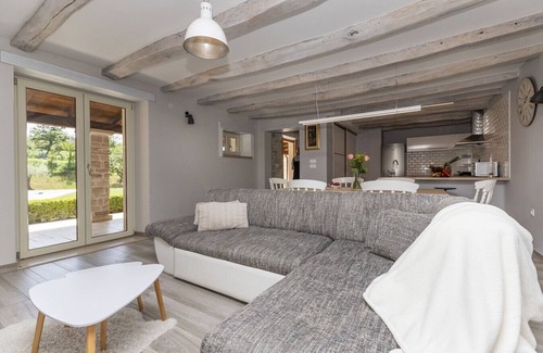 Beram Villa | Villa Viscum: Pet-Friendly Retreat in Central Istria