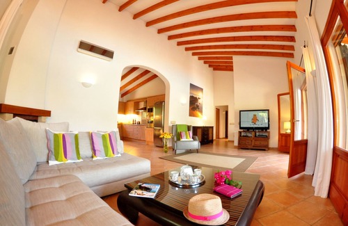 Sa Pobla Villa | Villa Vista Verde: Top-Rated Retreat with Ocean Views