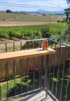 Ferretto House | Serene Villa in Tuscan Hills with Vineyard Views & Hot Tub