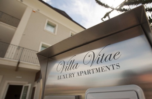 Castiglione Falletto Apartment | Villa Vitae: Elegant Three-Room Apartment with Panoramic Views