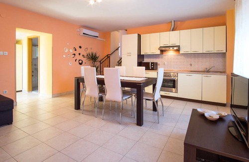 Polje Villa | Discover Villa Vita Krk: Oceanfront Stone House & Pool