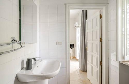 Laureto Bed & Breakfast | Villa Vittoria B&B: Highly Rated & Family-Friendly Retreat