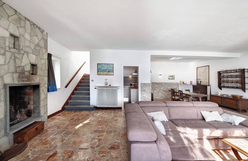 Varenna Villa | Villa Vittoria: Scenic Lake & Mountain Views with Terrace