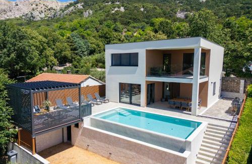 Baska Villa | Villa Viverum: Family-Friendly Paradise with Ocean Views