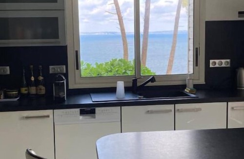 Poullan-sur-Mer House | Cozy Villa with Sea View and Private Pool Retreat