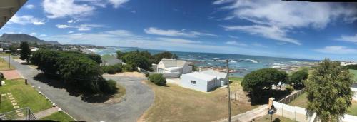 Van Dyks Bay House | Experience Villa Vue: 4-Star Oceanfront Getaway with Top Ratings