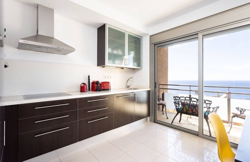 Santa Cruz de Tenerife Ski Chalet | Ocean View Villa in Santa Cruz de Tenerife - Guest Rated 10/10