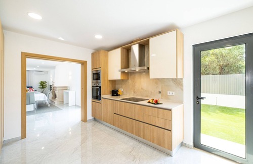 Montechoro Villa | Villa w/heatable pool & BBQ in Albufeira