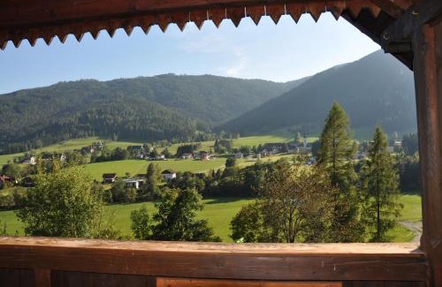 Gnesau House | Villa Waldfriede: Pet-Friendly Retreat with Great Reviews