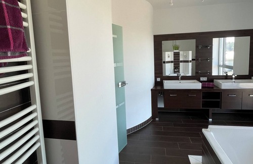 Zella-Mehlis Villa | Discover Villa WanderLux: A Modern Retreat for Adventurers