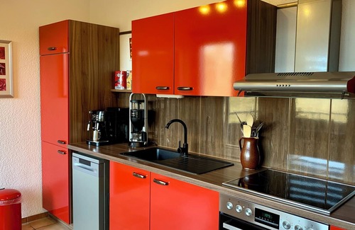 Friedrichroda Condo | Villa Warzenburg: Serene Apartment with Ocean Views & Fireplace