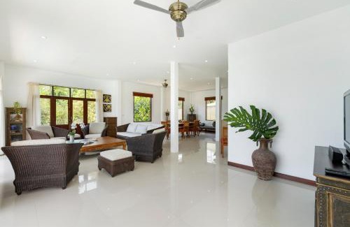 Plai Laem House | Villa Wassana - Oceanfront 5-Bed with Pool & Sunset Views