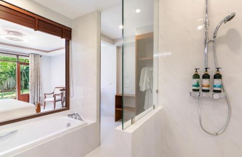 Plai Laem House | Villa Wassana - Oceanfront 5-Bed with Pool & Sunset Views