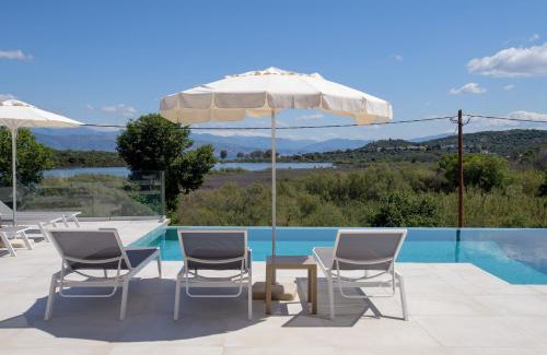 Petaleia Villa | Elegant Villa Waterlily with Oceanfront Pool & 10/10 Rating
