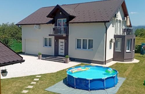 Ilidza Villa | Villa 'Whispering Pines' Ilidža