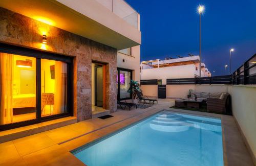Daya Vieja Villa | Modern Villa with Pool and Private Beach Access