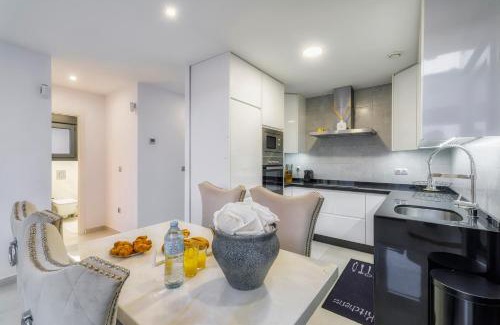Daya Vieja Villa | Modern Villa with Pool and Private Beach Access
