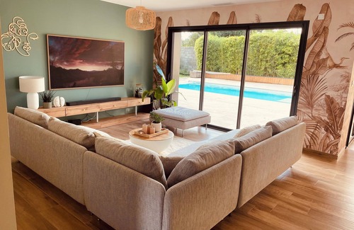Cadillac-en-Fronsadais Villa | Villa with swimming pool between Bordeaux and Saint Emilion, in the heart of the vineyards