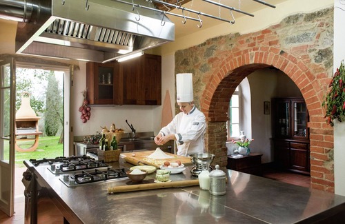 Marciano della Chiana Villa | Discover Belvilla by OYO Villa Marcy: Pet-Friendly Retreat