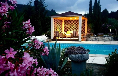 Embres-et-Castelmaure Villa | Relaxing Villa with Private Pool in the Corbieres