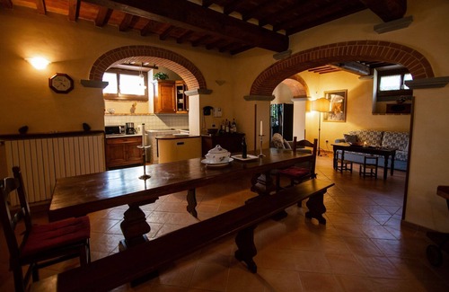 Castiglion Fiorentino Villa | Villa with Pool and Tennis Court for Active Getaways