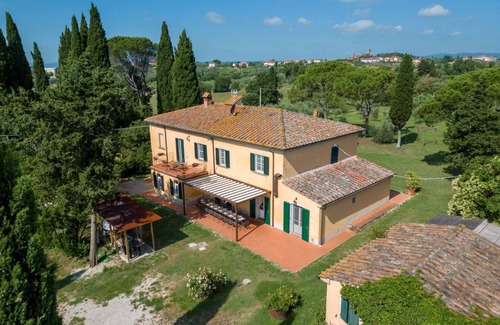 Marciano della Chiana Villa | Idyllic Villa with Pool in Tuscany - Guest Rated 9.8/10