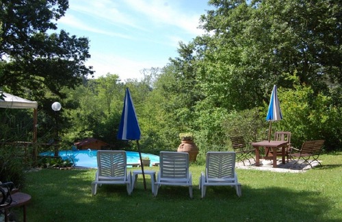 Fauglia House | Spacious Villa with Pool and Apartments Near Pisa