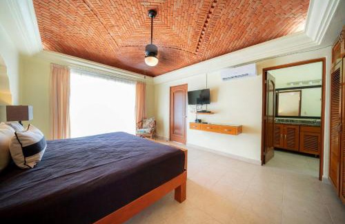 Playacar Fase I Villa | Villa Pura Vida: Oceanview Retreat with Private Pool