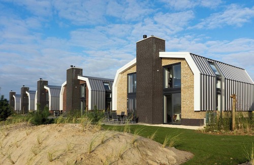 Linden House | Family-Friendly Villa with 6 Bedrooms and Terrace Retreat